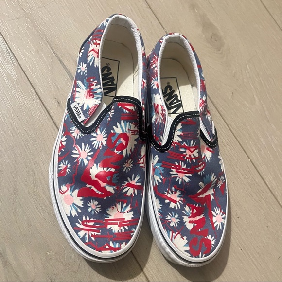 Women’s Vans Classic Slip On Floral Red Graffiti - Picture 2 of 6